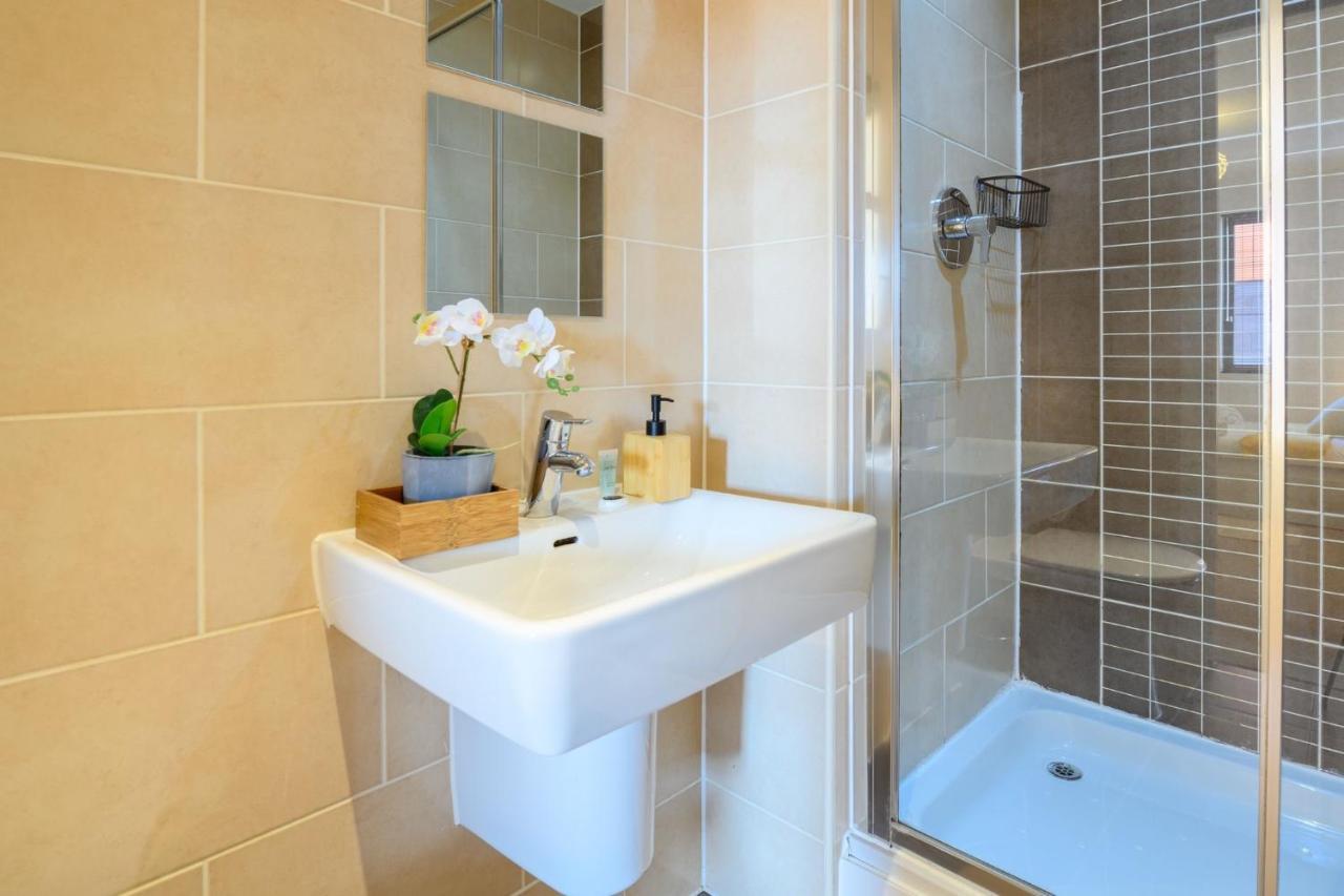 Superb Apartment At The Gallery, Baltic Triangle Ливърпул Екстериор снимка